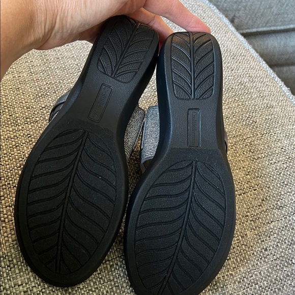 Croft & Barrow Silver Metallic Sandals  NEW - Picture 4 of 7